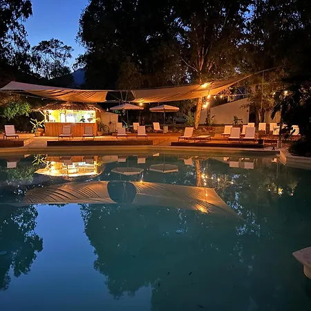 Szálloda Basecamping Pula