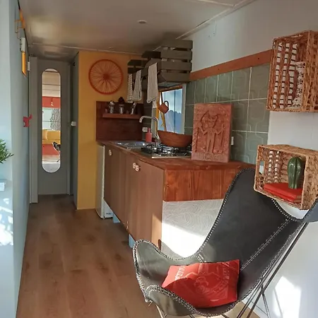 Hotell Basecamping Pula